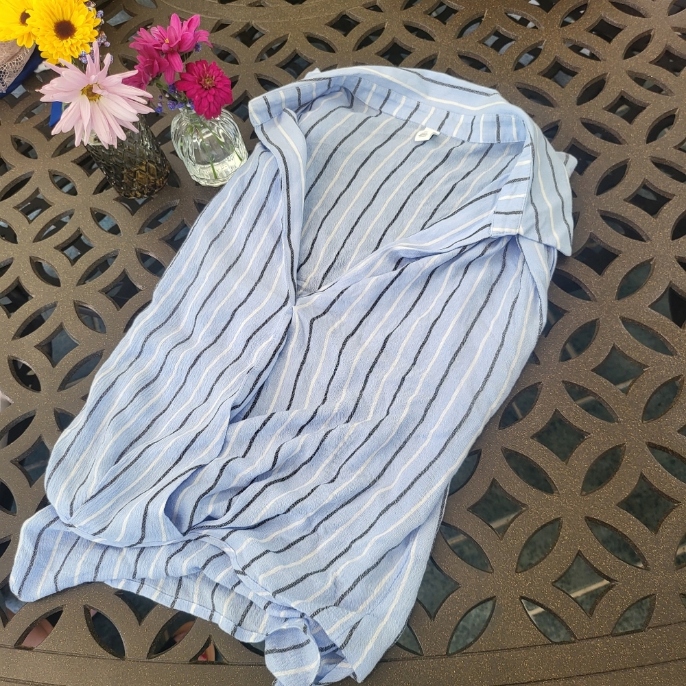 Lightweight blue striped button up crop top